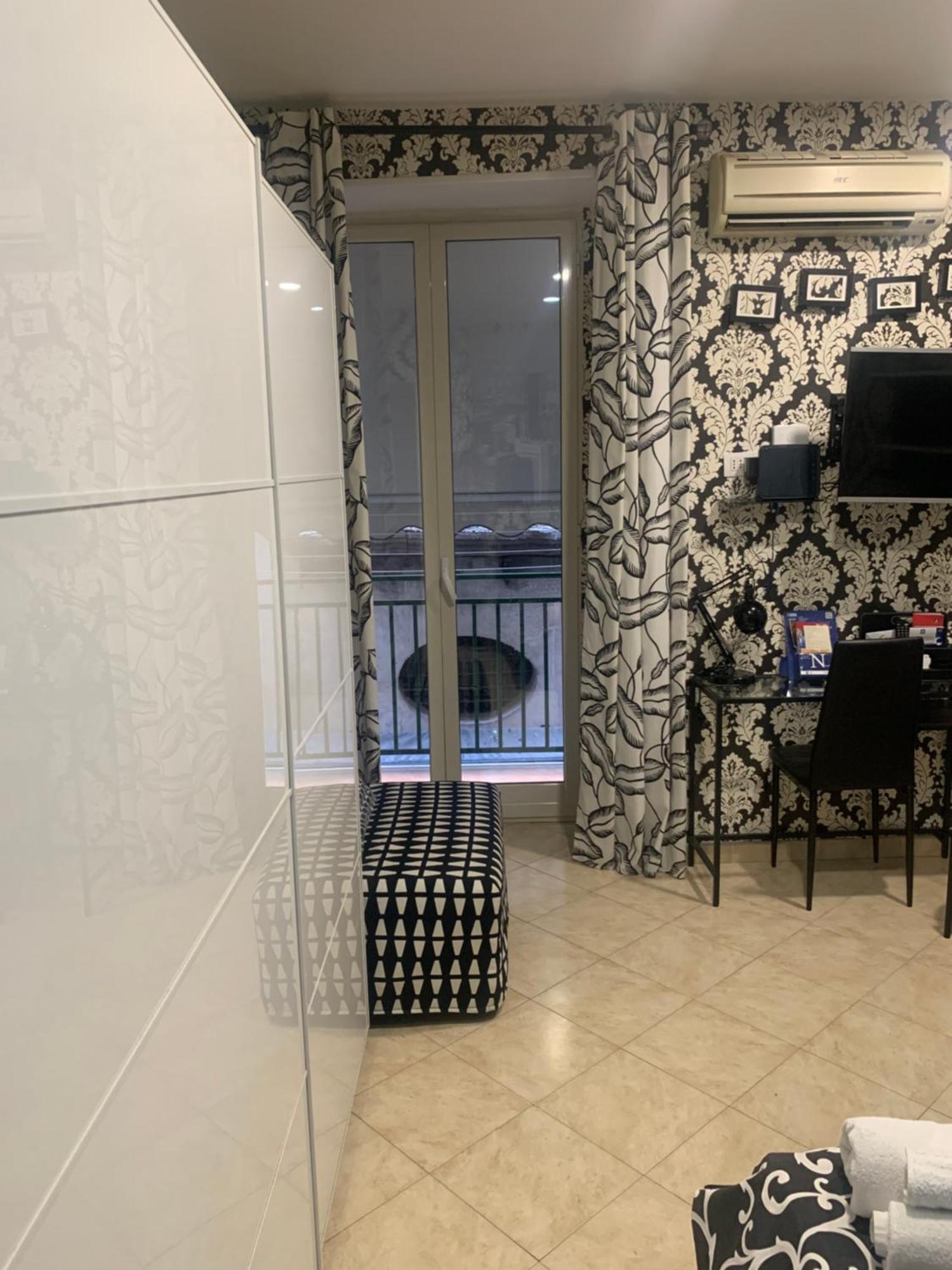 Casa Dalia Apartment เนเปิลส์ ภายนอก รูปภาพ