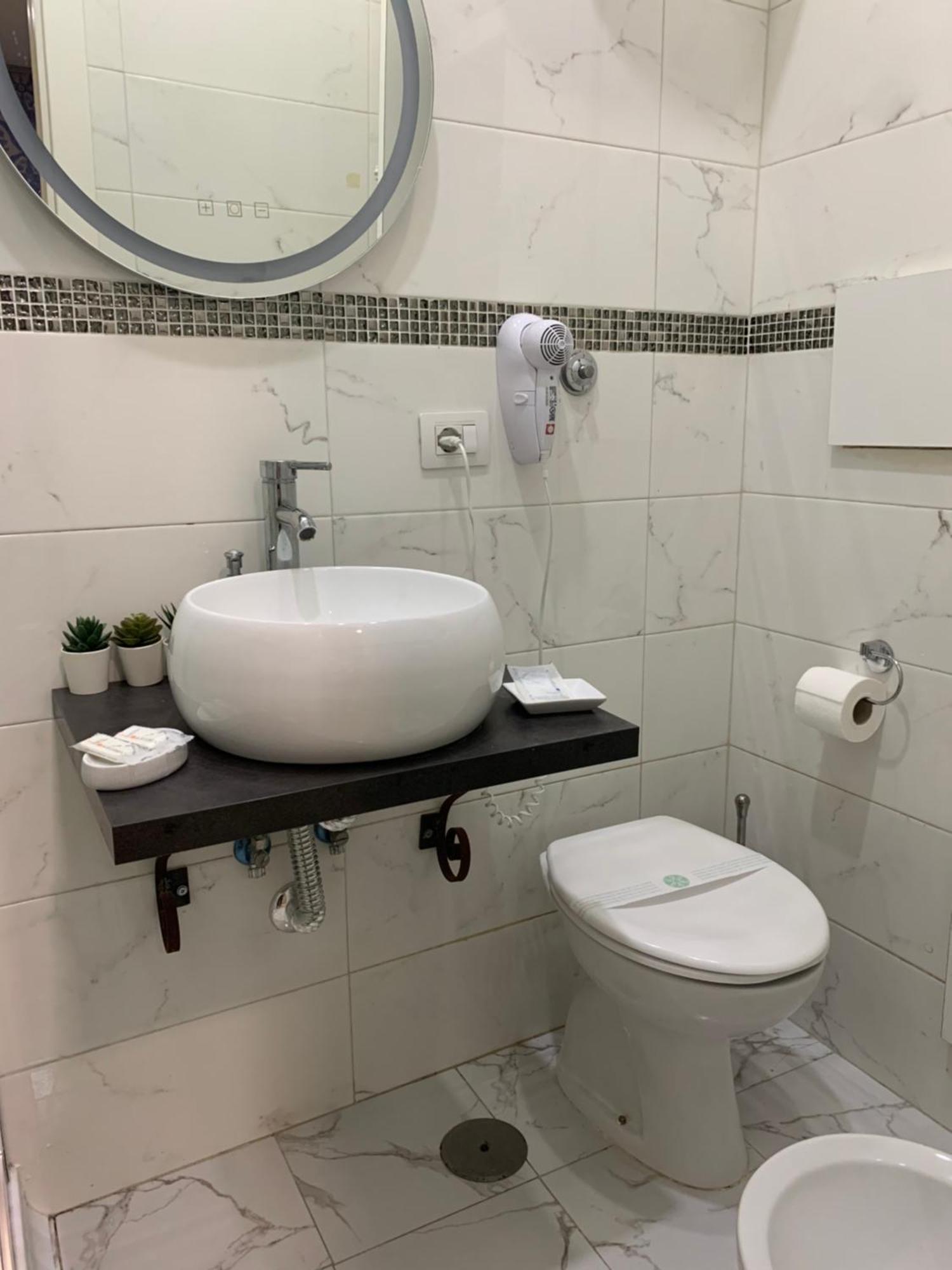 Casa Dalia Apartment เนเปิลส์ ภายนอก รูปภาพ