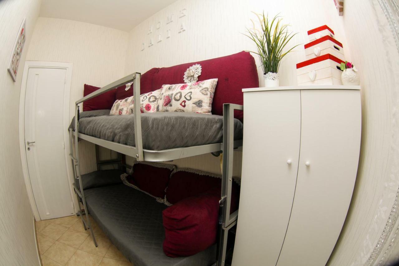 Casa Dalia Apartment เนเปิลส์ ภายนอก รูปภาพ