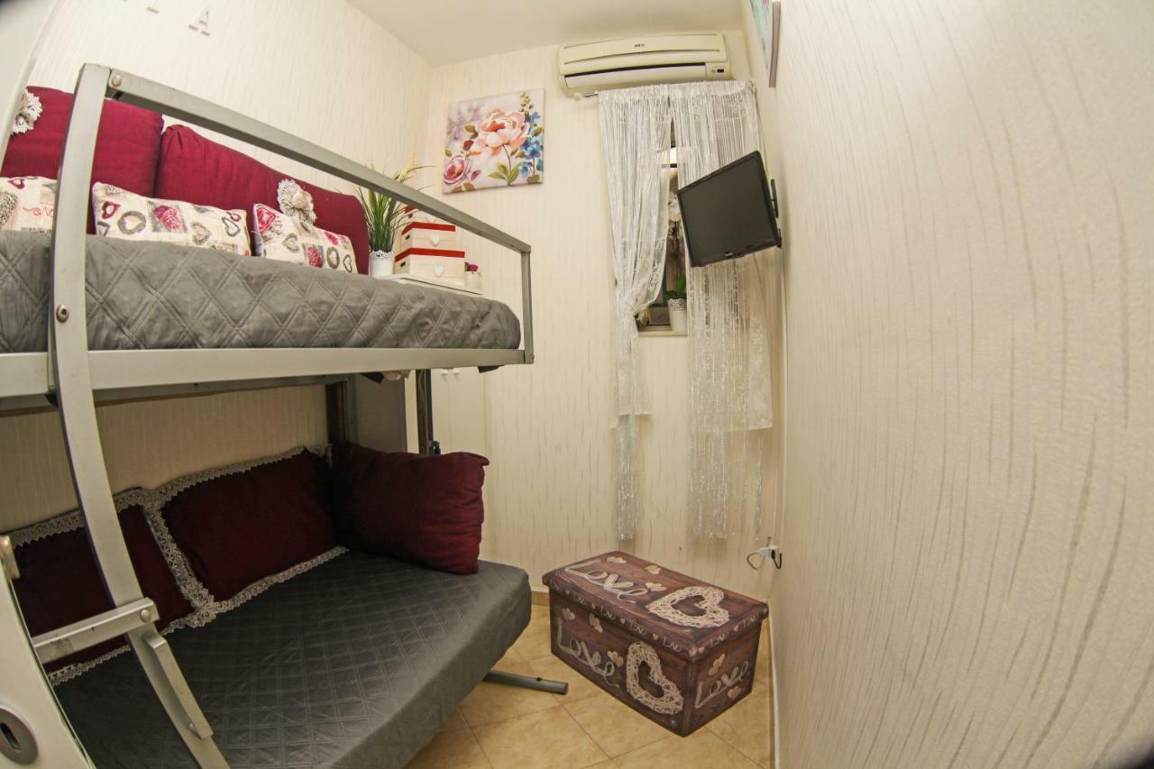 Casa Dalia Apartment เนเปิลส์ ภายนอก รูปภาพ
